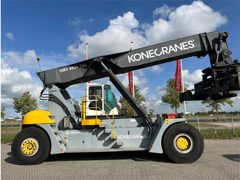 Xe tiếp cận xếp chồng KONECRANES