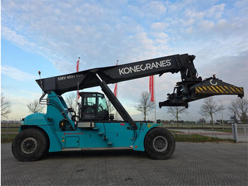 Xe tiếp cận xếp chồng KONECRANES