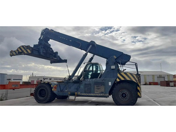 Xe tiếp cận xếp chồng TEREX