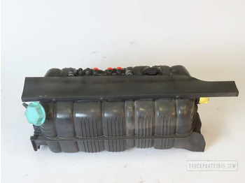 Bình nước phụ MAN