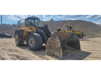 Máy xúc lật bánh lốp VOLVO L220E