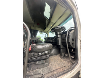 Xe đầu kéo VOLVO FH500 6×2: hình 2 Xe đầu kéo VOLVO FH500 6×2: hình 2