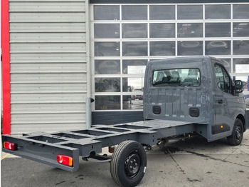 Xe tải khung gầm 2025 Renault Master Chassis and Cab 150BHP: hình 4