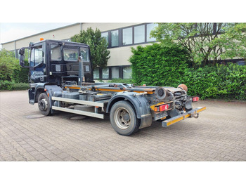 Xe tải thùng lửng/ Phẳng, Xe cẩu tự hành Iveco Eurocargo 120E25: hình 2 Xe tải thùng lửng/ Phẳng, Xe cẩu tự hành Iveco Eurocargo 120E25: hình 2