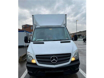 Xe tải nhỏ thùng kín MERCEDES-BENZ Sprinter