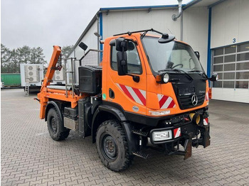Xe tải chở thùng nhỏ UNIMOG U20