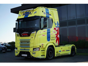 Xe đầu kéo SCANIA S 520