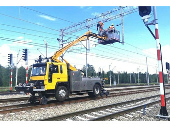 Nền bục trên không gắn trên xe tải VOLVO