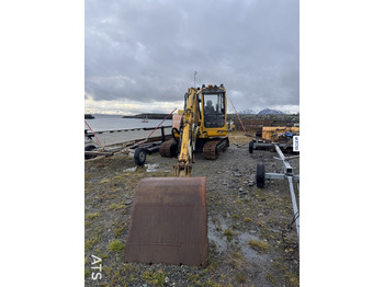 Máy xúc bánh xích KOMATSU