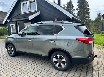 Xe hơi Ssangyong REXTON: hình 3