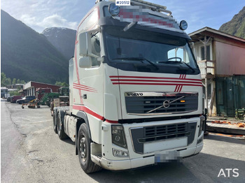 Xe đầu kéo VOLVO FH16