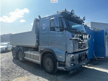 Xe đầu kéo VOLVO FH 750