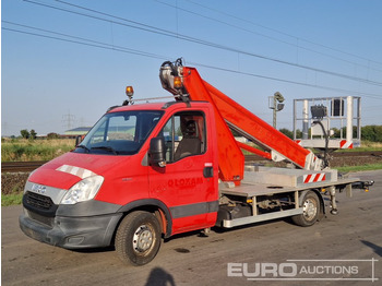 Nền bục trên không gắn trên xe tải IVECO Daily 35s11
