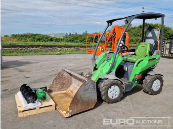 Máy xúc lật bánh lốp AVANT
