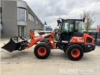 Máy xúc lật bánh lốp KUBOTA R065