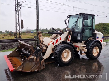 Máy xúc lật bánh lốp CATERPILLAR 908M