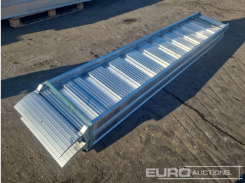 Đường dốc di động mới Unused 148.30L Aluminium Loading Rampes (2 of) 9000kg Capacity, 3000mm Length: hình 3