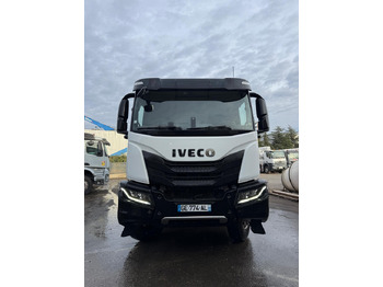Xe trộn bê tông IVECO