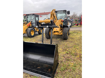 Máy xúc lật bánh lốp CATERPILLAR 908H