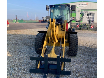 Máy xúc lật bánh lốp CATERPILLAR 908H