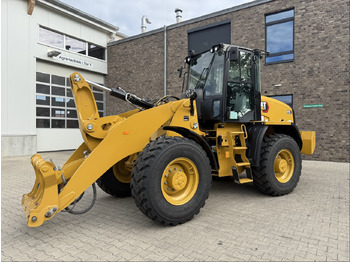 Máy xúc lật bánh lốp CATERPILLAR 920