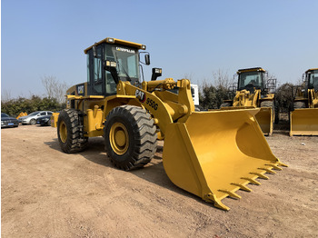 Máy xúc lật bánh lốp CATERPILLAR 950G