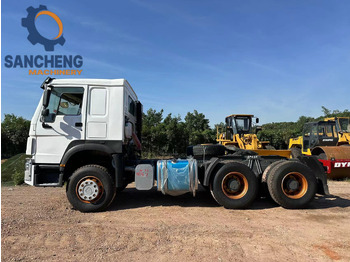 Xe đầu kéo SINOTRUK HOWO