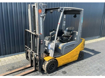 Xe nâng điện JUNGHEINRICH EFG