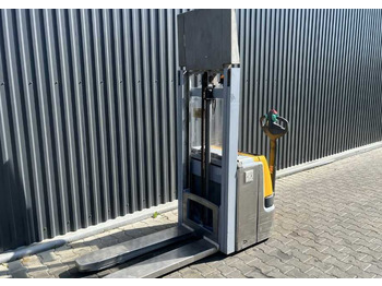 Máy xếp chồng JUNGHEINRICH EJC