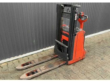 Máy xếp chồng LINDE