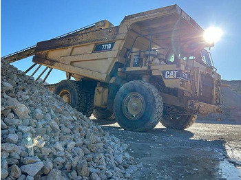 Xe ben đổ Caterpillar 771D: hình 2 Xe ben đổ Caterpillar 771D: hình 2