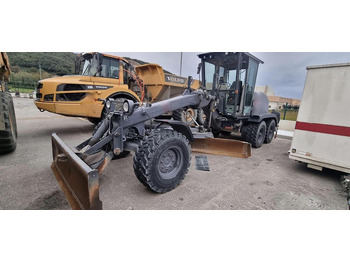 Máy san NEW HOLLAND