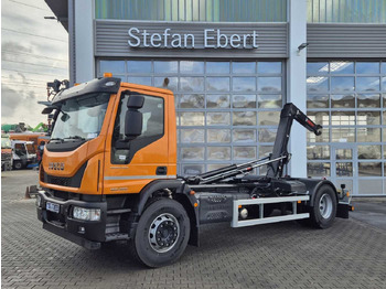 Xe tải nâng móc IVECO