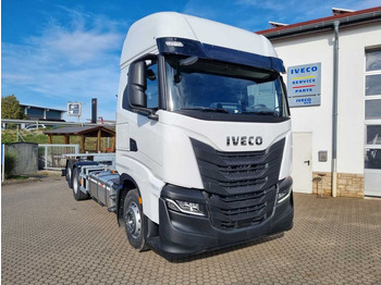 Xe chở container/ Xe tải hoán đổi thân IVECO S-WAY
