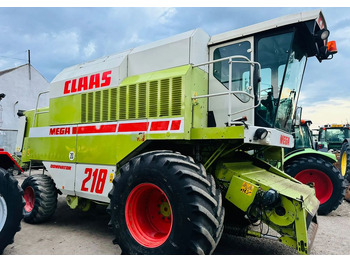 Máy gặt đập CLAAS Mega