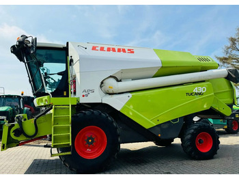 Máy gặt đập CLAAS Tucano 430