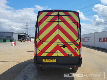 Xe van chở hàng 2016 Ford Transit 350: hình 4
