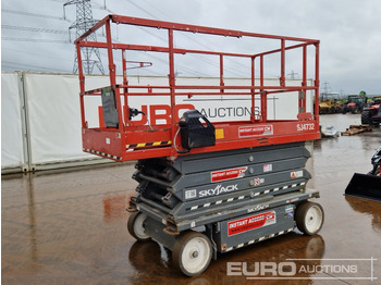 Nền bục trên không SKYJACK