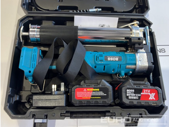 Trang thiết bị xây dựng Boss 21 Volt Lithium Battery Cordless Grease Gun, 2 Batteries, Charger, Case, Shoulder Strap, Extension Pieces and Fittings: hình 4