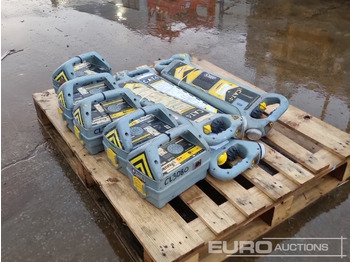 Trang thiết bị xây dựng CATERPILLAR