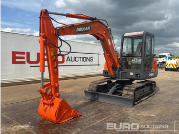 Máy xúc mini DOOSAN DH55