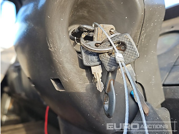 Xe tải hộp MERCEDES-BENZ