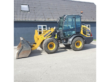 Máy xúc lật bánh lốp KOMATSU WA70