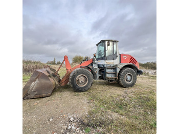 Máy xúc lật bánh lốp O&K