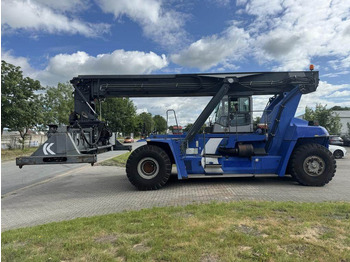 Xe tiếp cận xếp chồng KALMAR