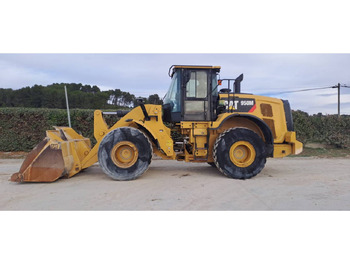 Máy xúc lật bánh lốp CATERPILLAR 950M