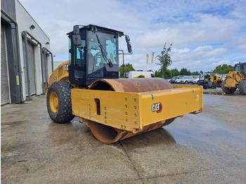 Máy đầm CATERPILLAR