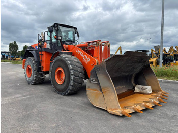 Máy xúc lật bánh lốp HITACHI