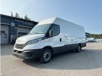 Xe van chở hàng IVECO Daily 35s16