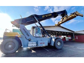 Xe tiếp cận xếp chồng HYSTER